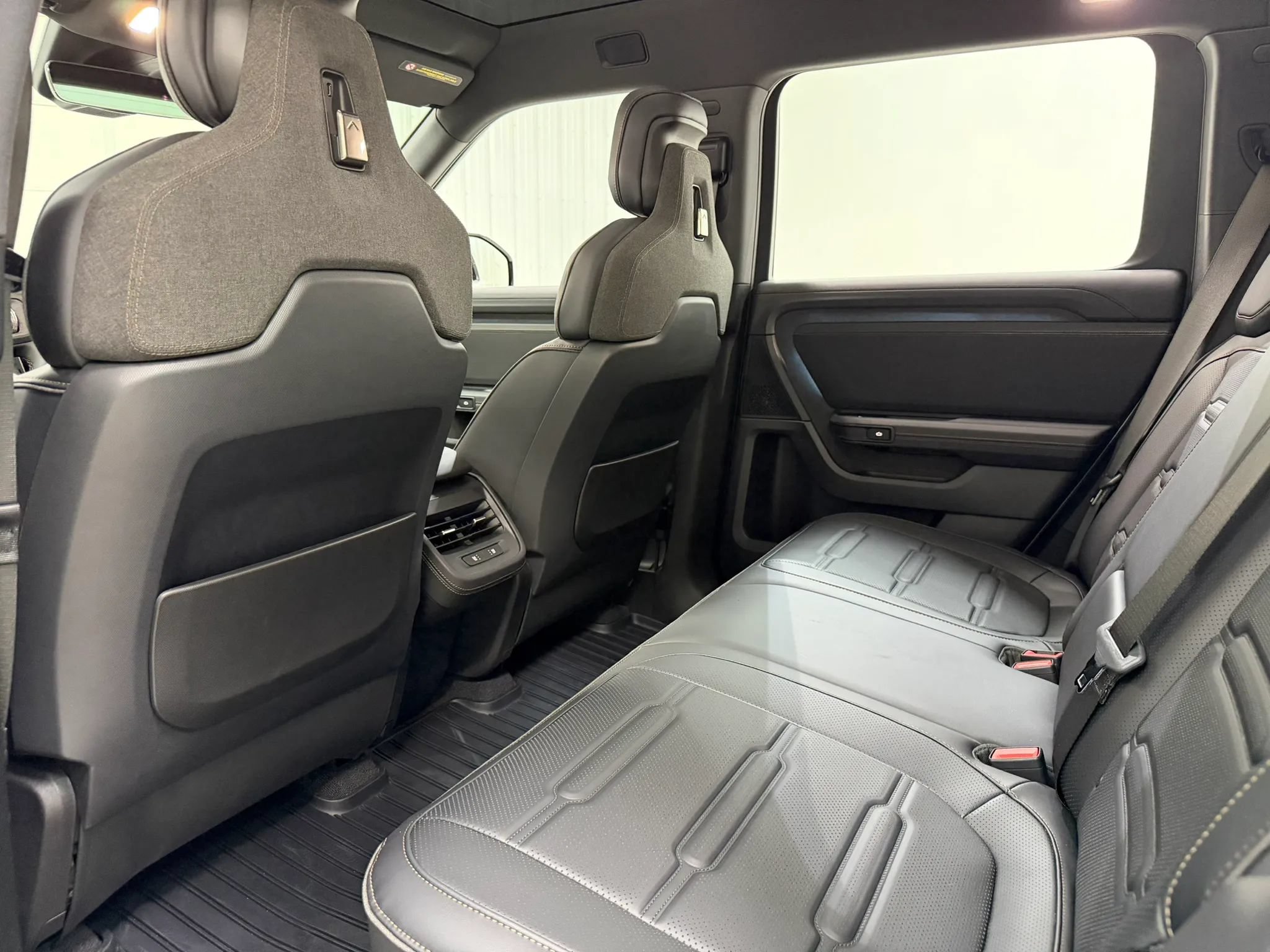 Used 2027 Rivian R2 Performance AWD/4WD image 16