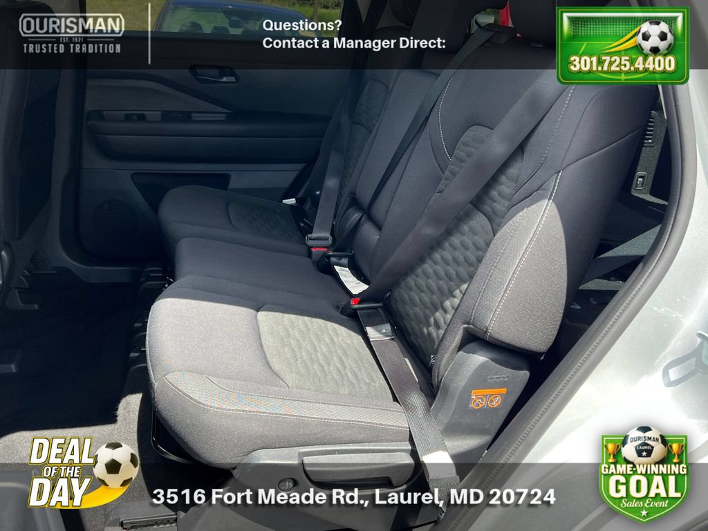 Used 2025 Nissan Pathfinder SV AWD/4WD image 19