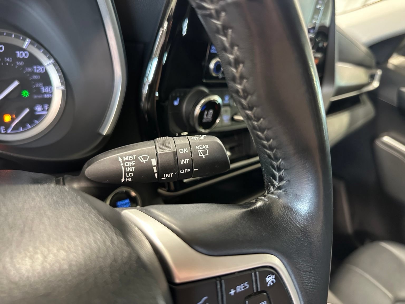 Used 2022 Toyota Highlander XLE FWD image 21