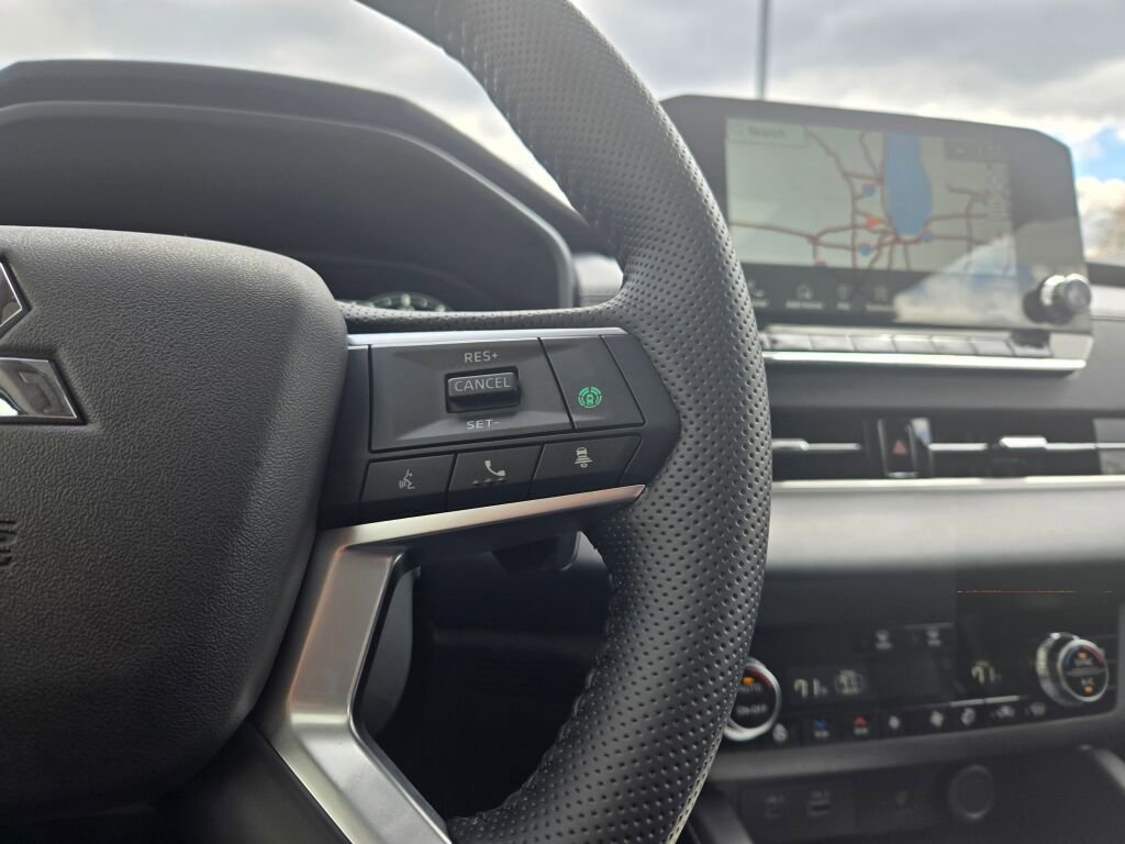 New 2025 Mitsubishi Outlander SEL image 32