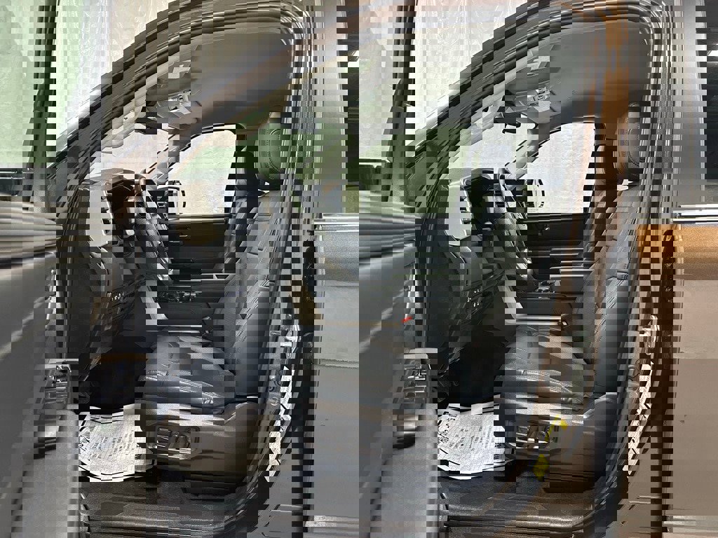 Used 2024 Toyota Tundra Limited image 11