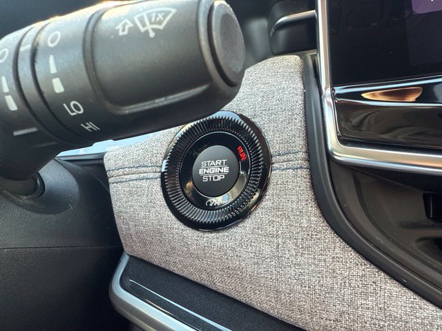 Used 2022 Jeep Compass Latitude FWD image 19