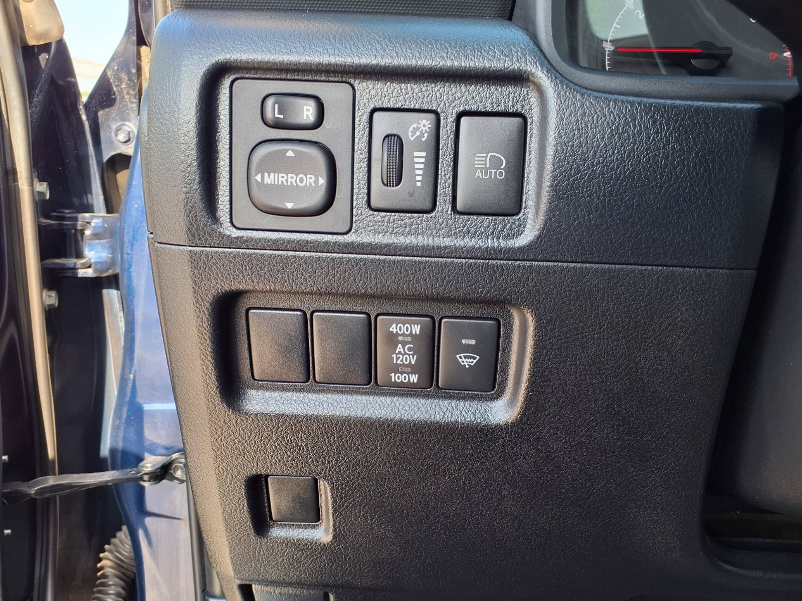 Used 2022 Toyota 4Runner SR5 Premium w/ Moonroof Package RWD image 24