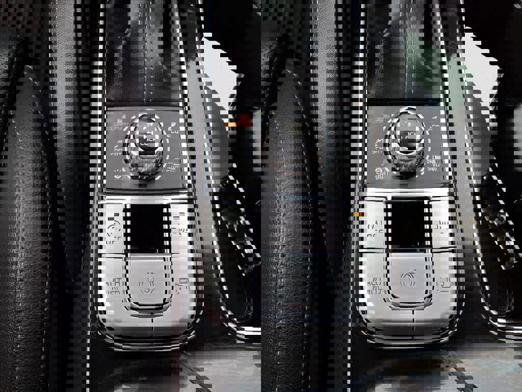 Used 2024 Kia Telluride SX image 17