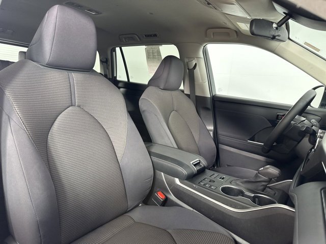 Certified 2023 Toyota Highlander LE image 26