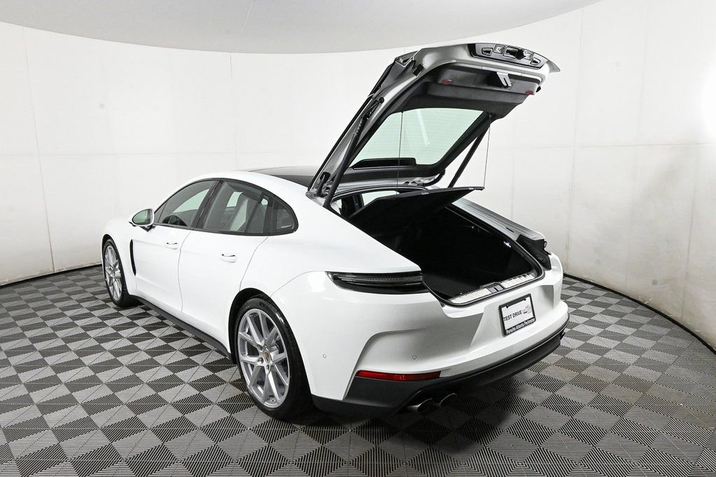 Used 2025 Porsche Panamera image 34