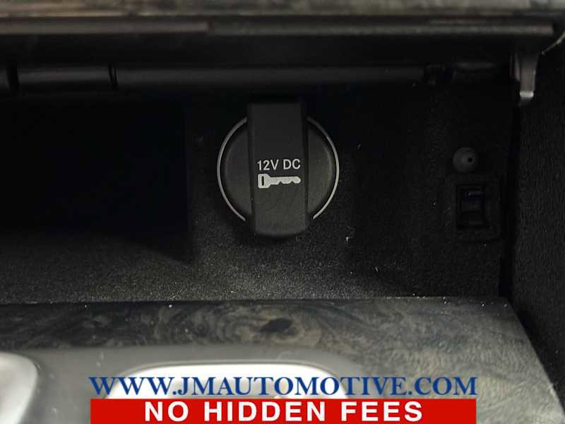 Used 2019 Chrysler 300 Limited image 36