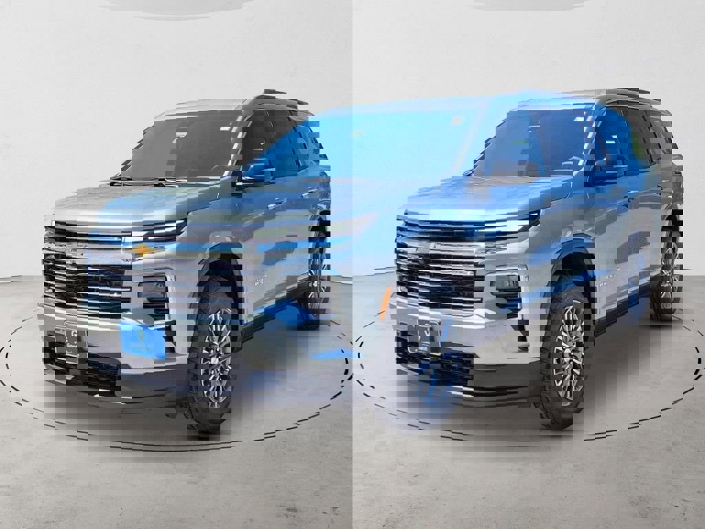 New 2025 Chevrolet Traverse LT image 1