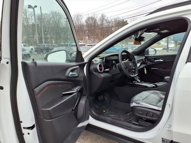 New 2026 Chevrolet Trax RS w/ Driver Confidence Package FWD image 7