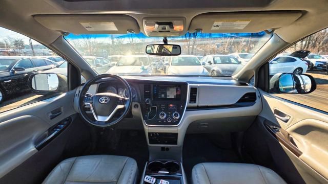 Used 2017 Toyota Sienna XLE Premium w/ Cargo Management Package image 35