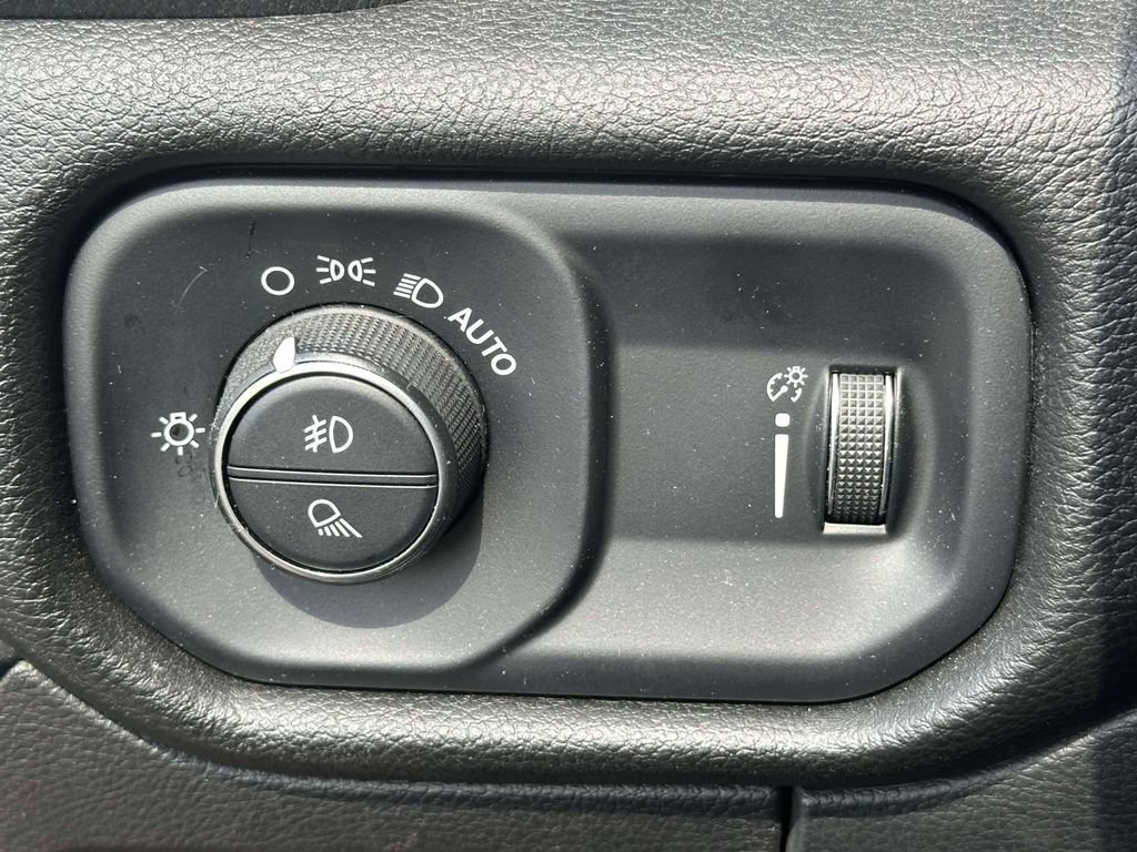 Used 2022 RAM 1500 Big Horn AWD/4WD image 18