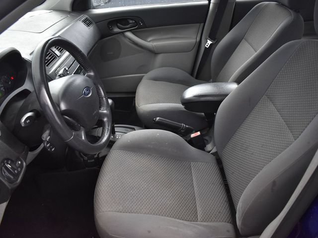 Used 2005 Ford Focus ZX5 Hatchback FWD image 6