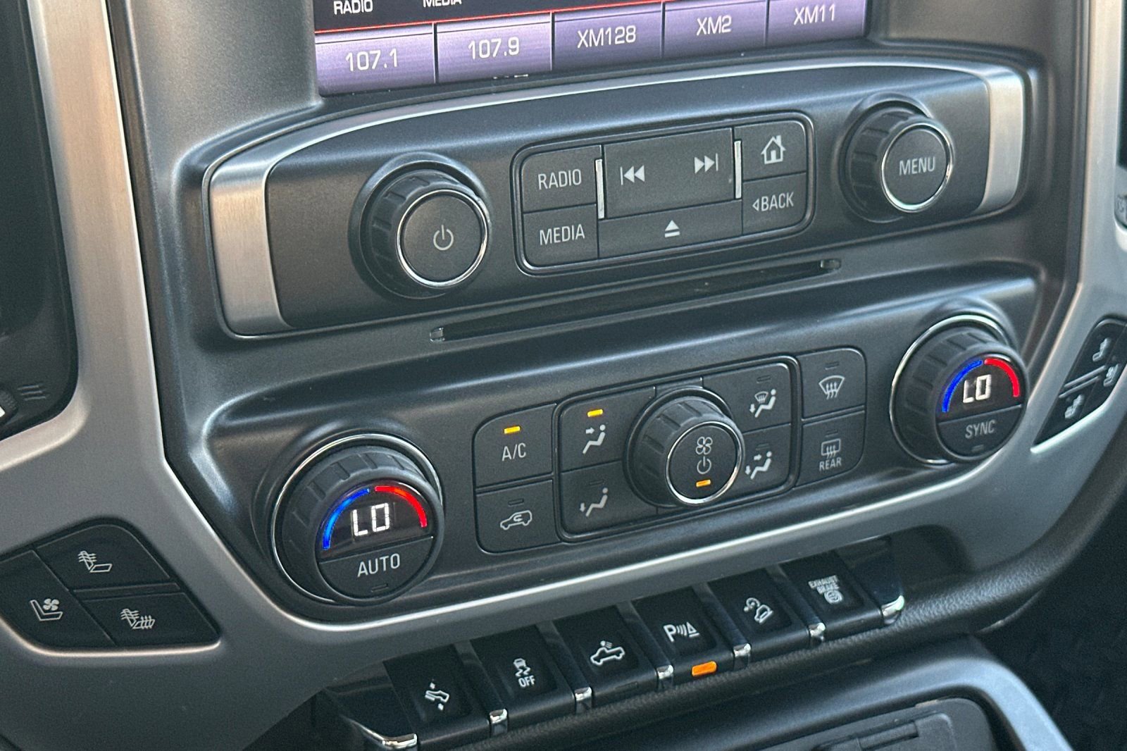 Used 2016 GMC Sierra 2500 SLT w/ Duramax Plus Package image 21