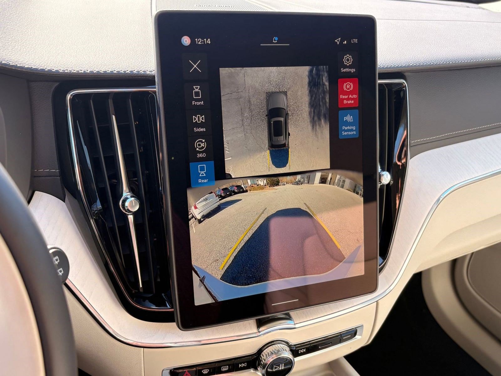 New 2026 Volvo XC60 B5 Ultra w/ Climate Package image 30