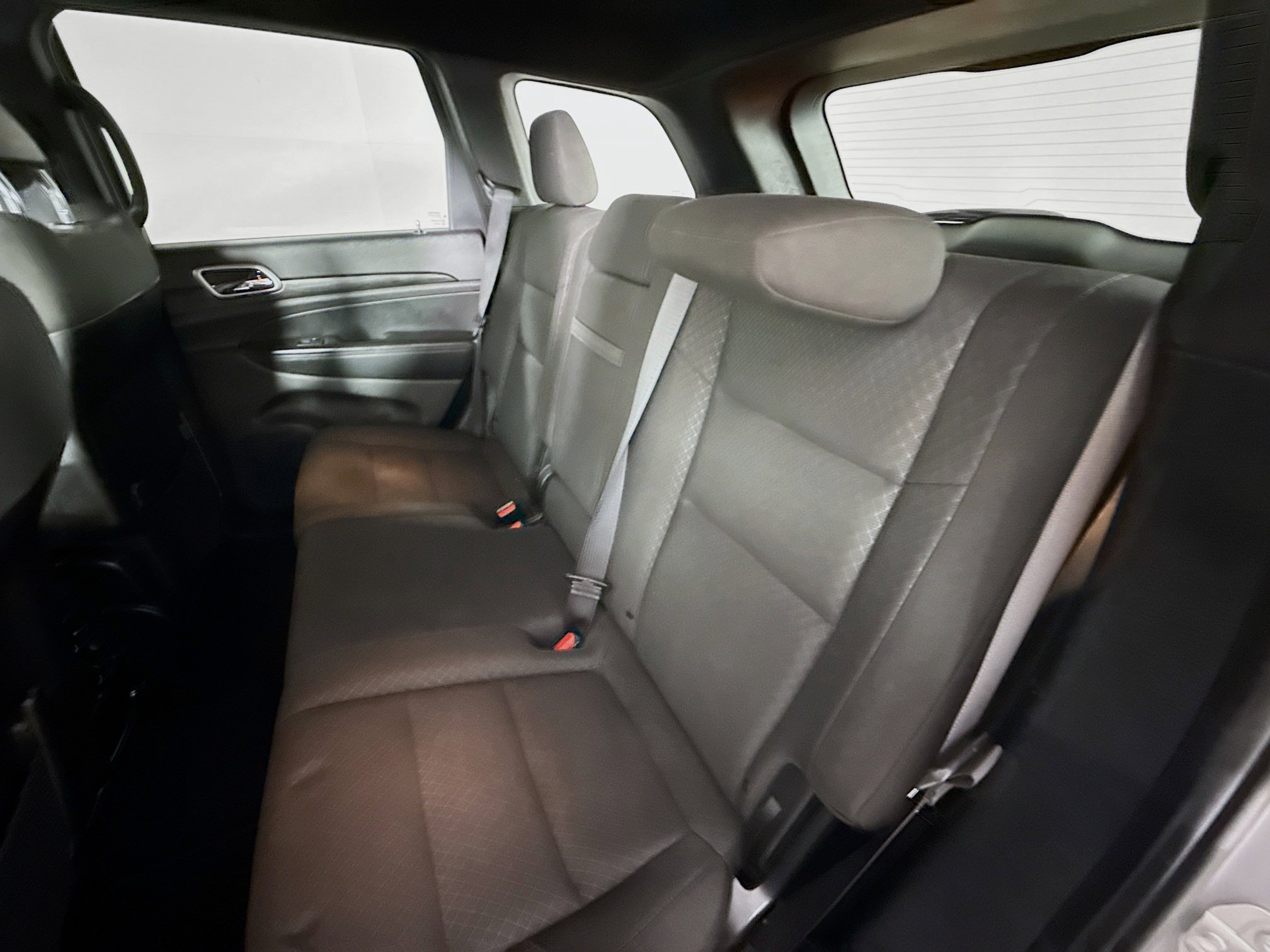Used 2019 Jeep Grand Cherokee Laredo AWD/4WD image 28