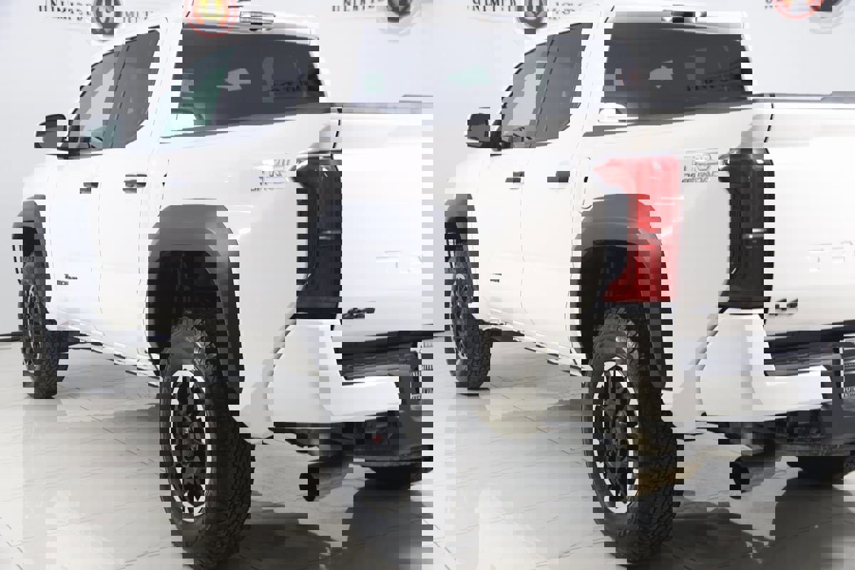 Used 2024 Toyota Tacoma TRD Off-Road image 21