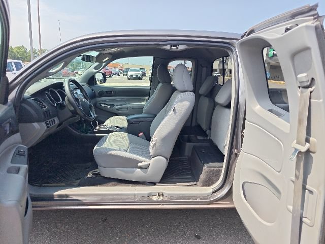 Used 2012 Toyota Tacoma 2WD Access Cab w/ Convenience Pkg image 9