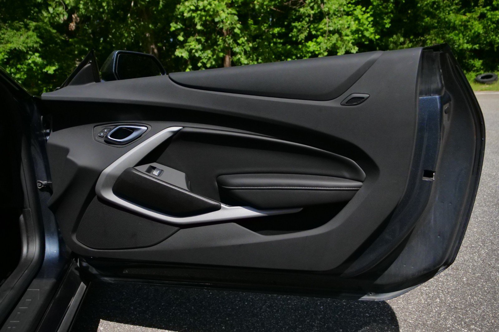 Used 2022 Chevrolet Camaro LT RWD image 36