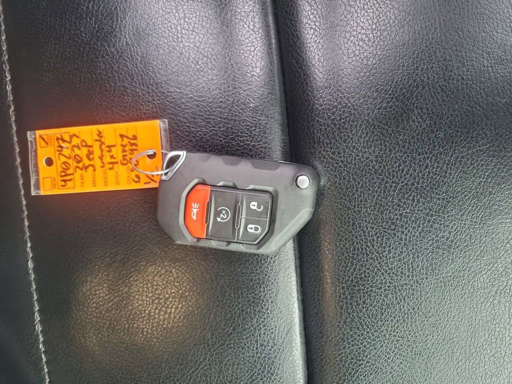 Used 2023 Jeep Wrangler Unlimited Sahara w/ Cold Weather Group image 27