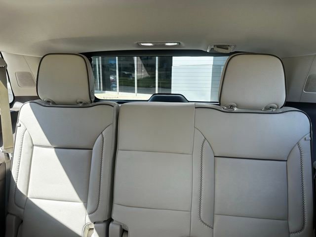 Used 2022 GMC Yukon Denali w/ Denali Premium Package image 11