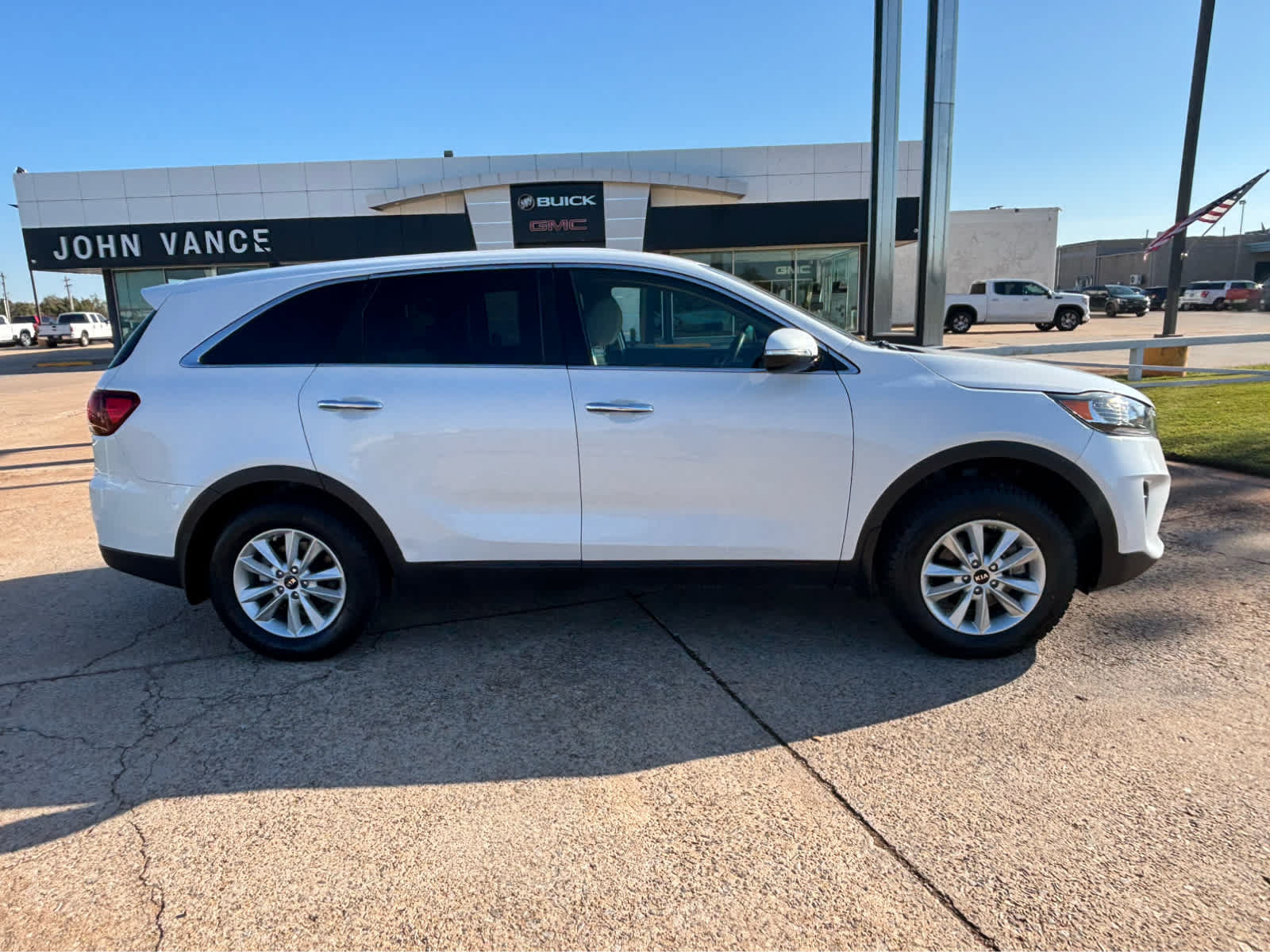 Used 2020 Kia Sorento LX FWD image 8