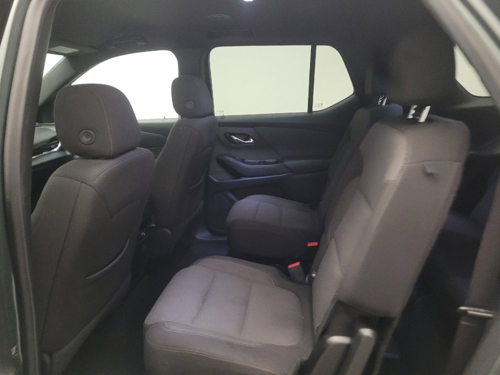 Used 2022 Chevrolet Traverse LT FWD image 18