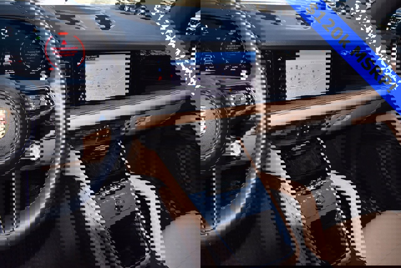 Used 2025 Porsche Cayenne image 26