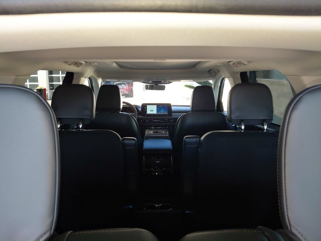New 2026 Lincoln Aviator AWD image 32