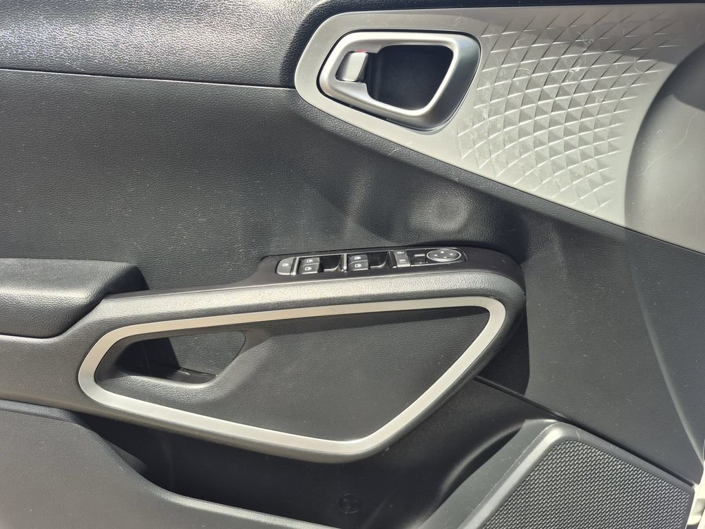 Certified 2023 Kia Soul S FWD image 8