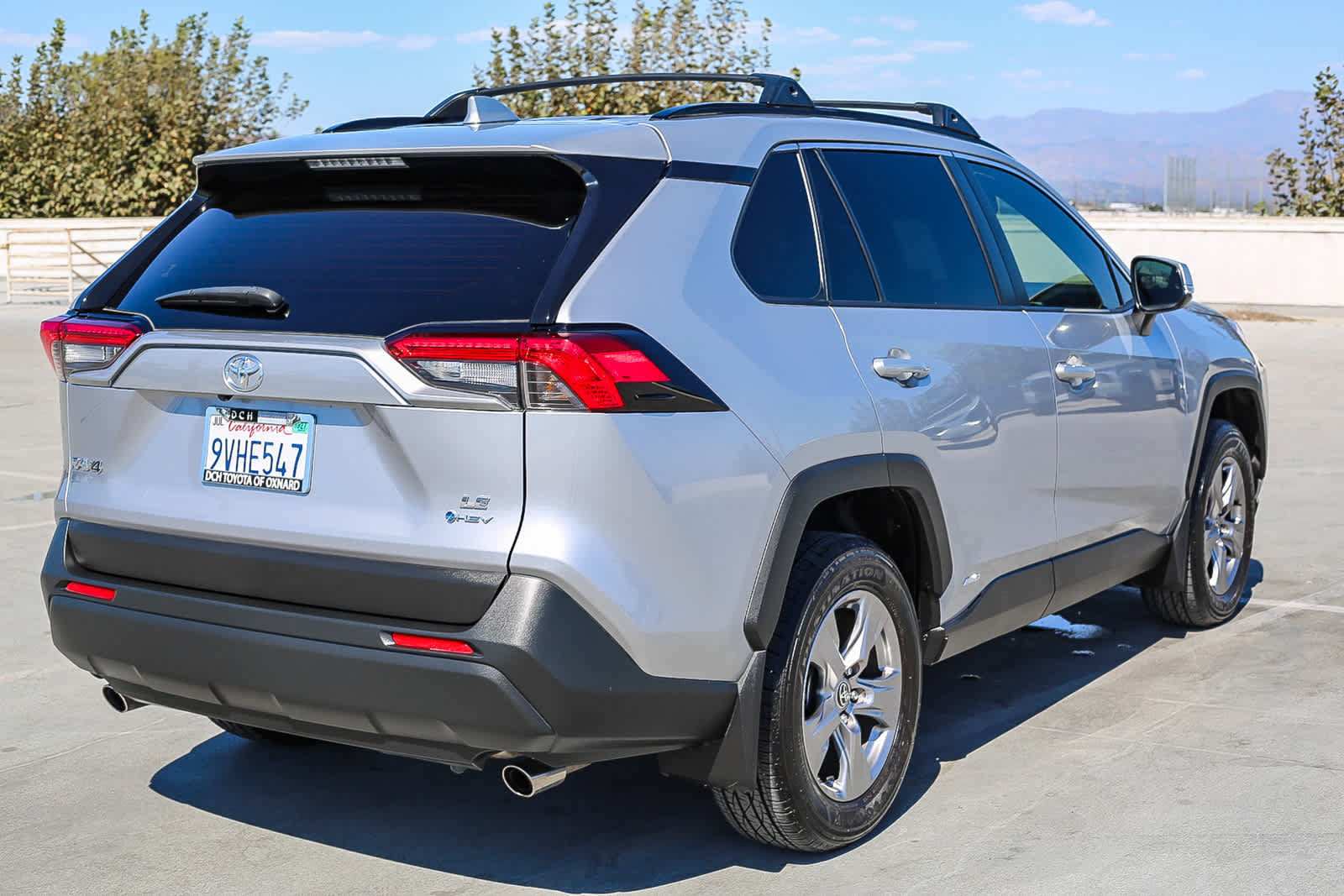 Used 2025 Toyota RAV4 LE AWD/4WD image 5