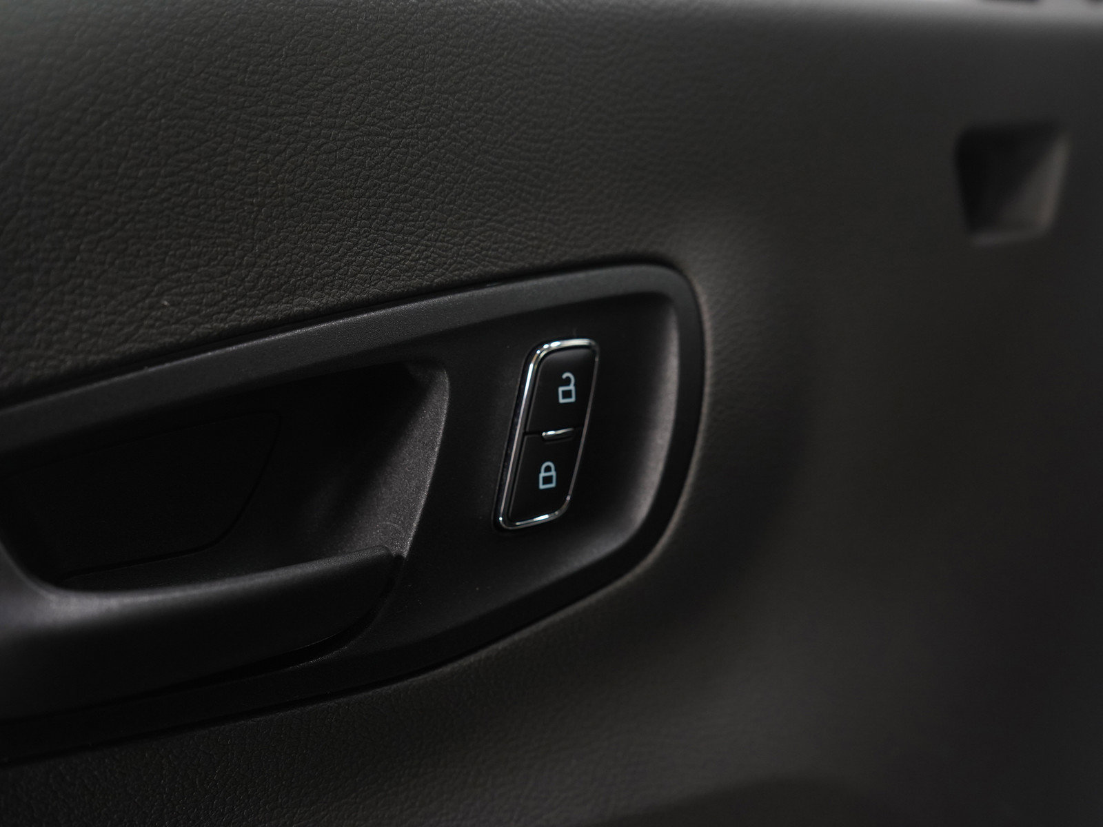 Used 2024 Ford Transit 350 XLT image 18