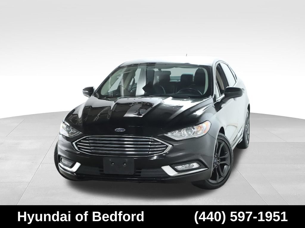 Used 2018 Ford Fusion SE w/ Equipment Group 201A FWD image 2