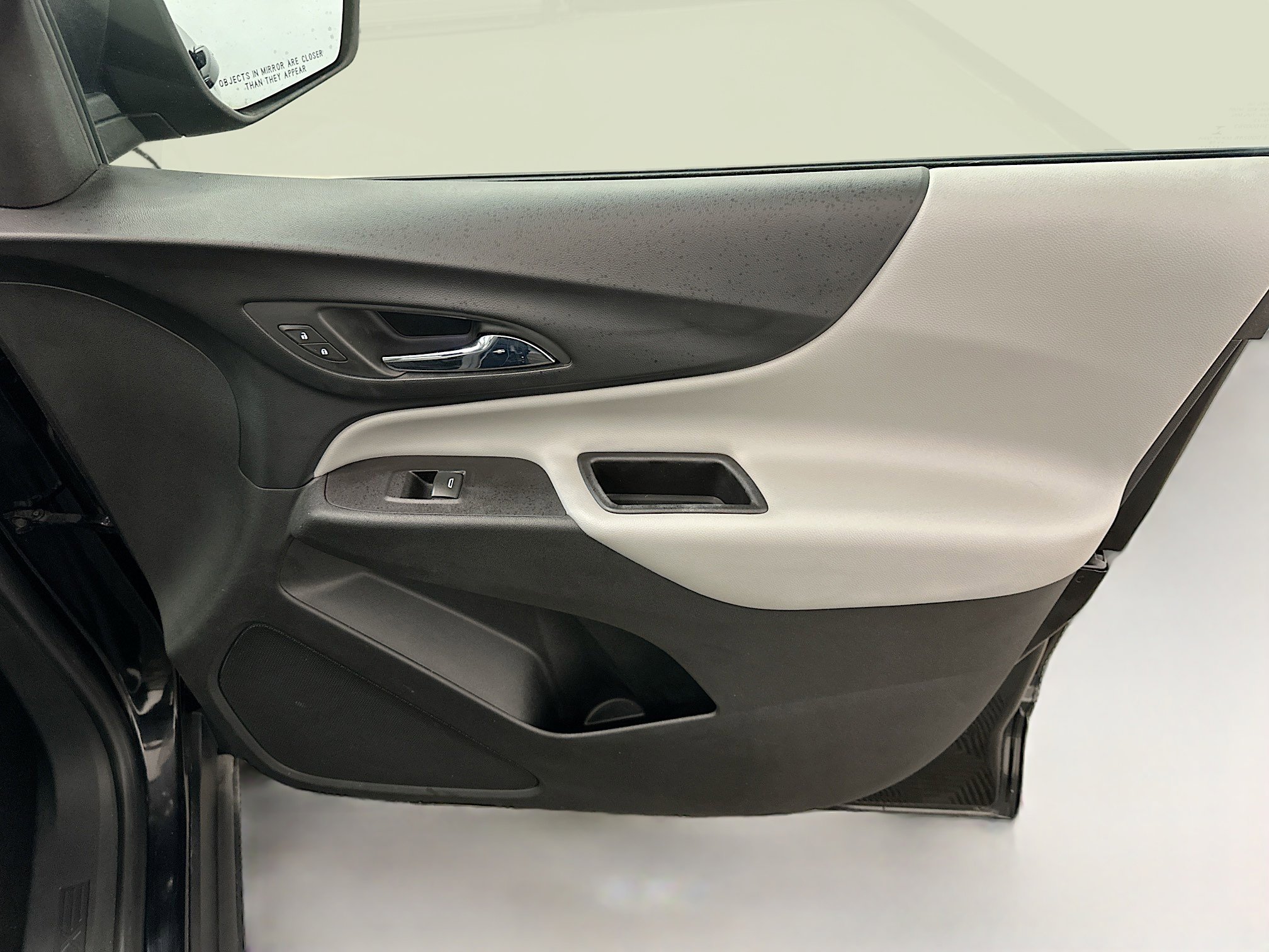 Used 2018 Chevrolet Equinox LS image 32