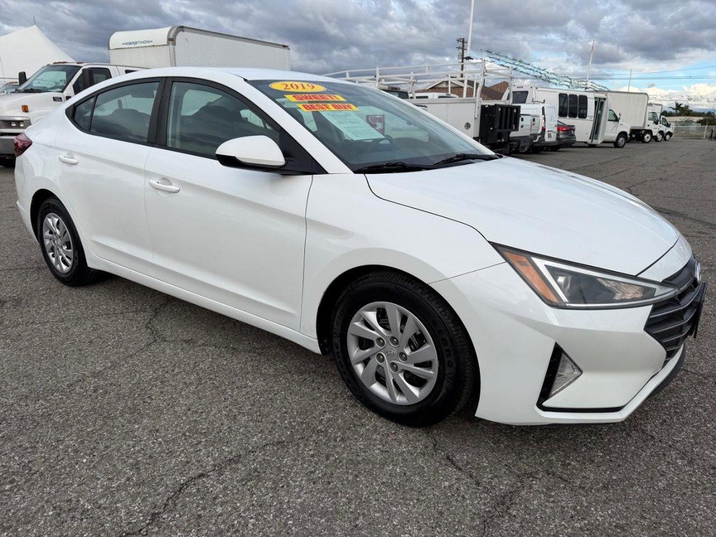 Used 2019 Hyundai Elantra SE w/ Cargo Package image 3