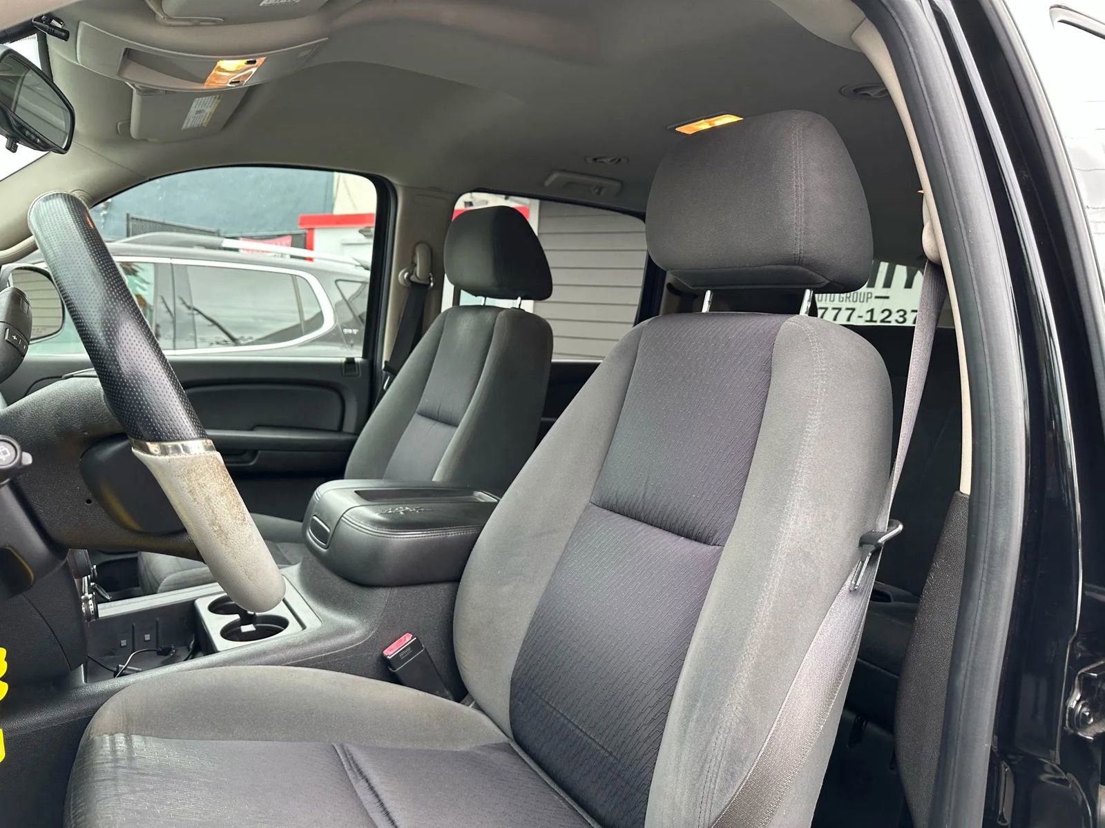 Used 2009 Chevrolet Suburban LT image 9