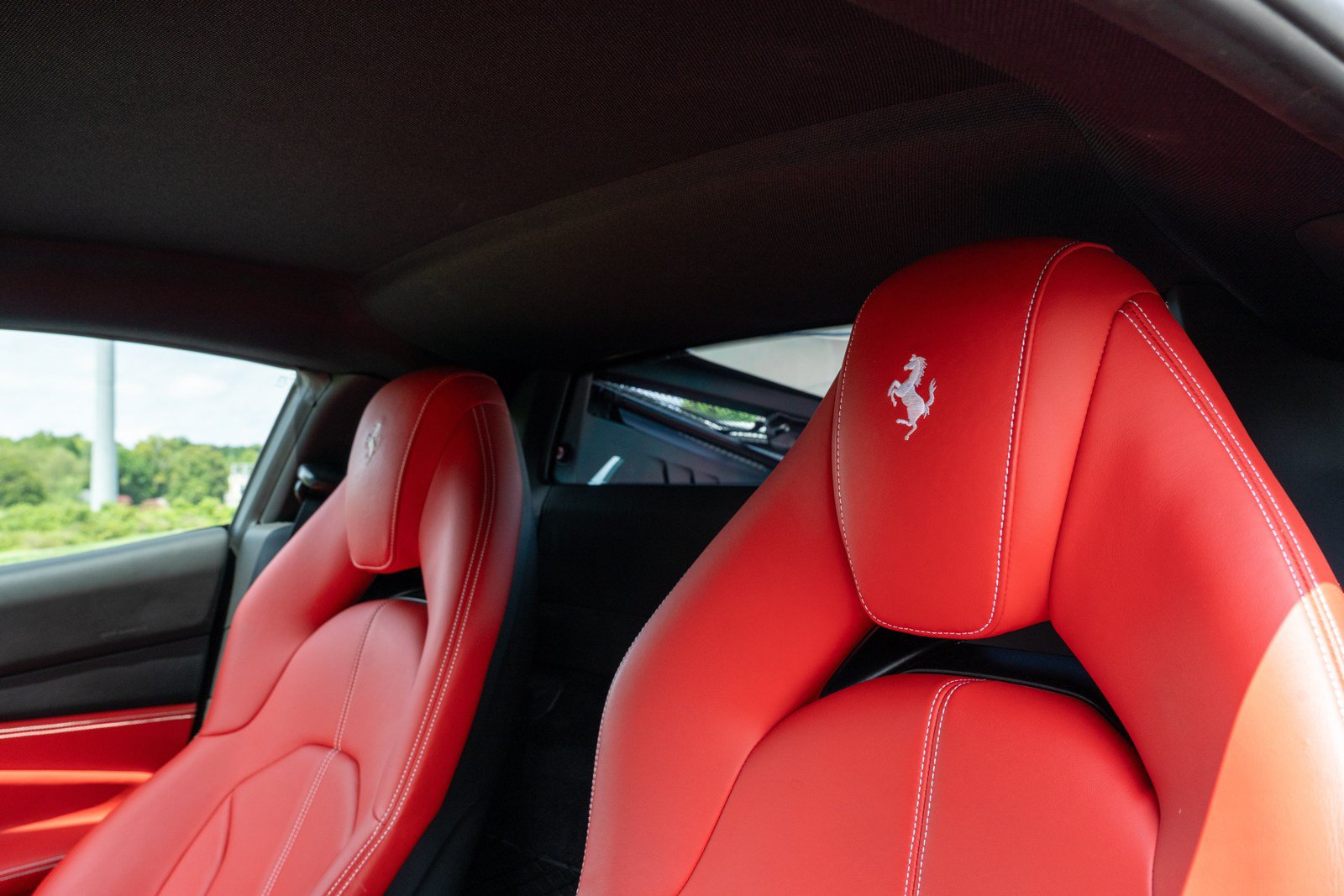 Used 2022 Ferrari F8 Tributo RWD image 29