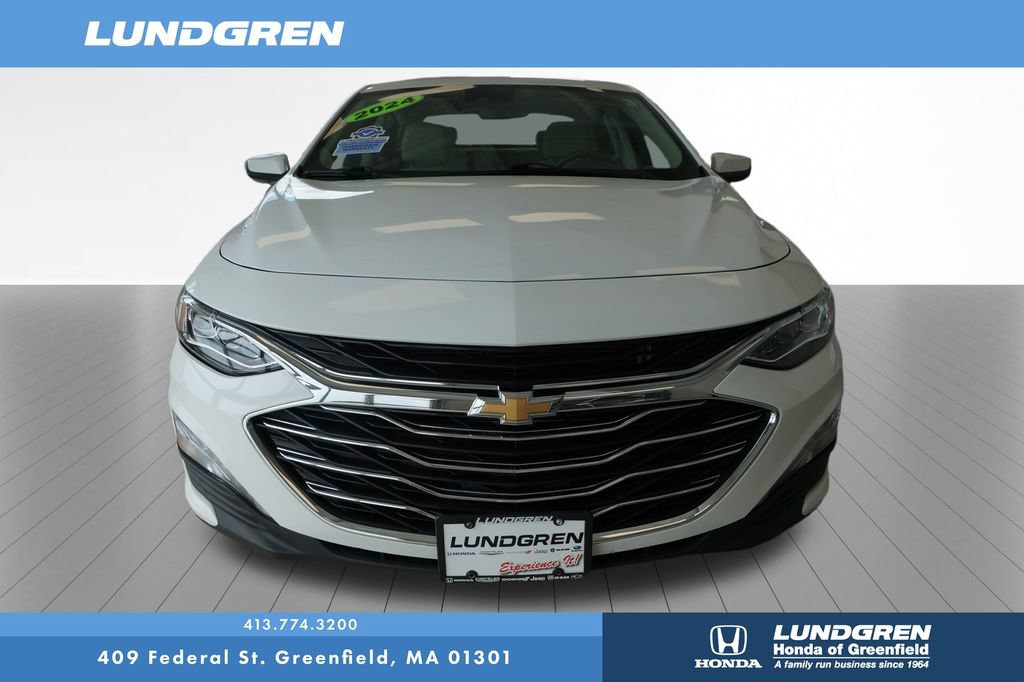Used 2024 Chevrolet Malibu LT FWD image 2