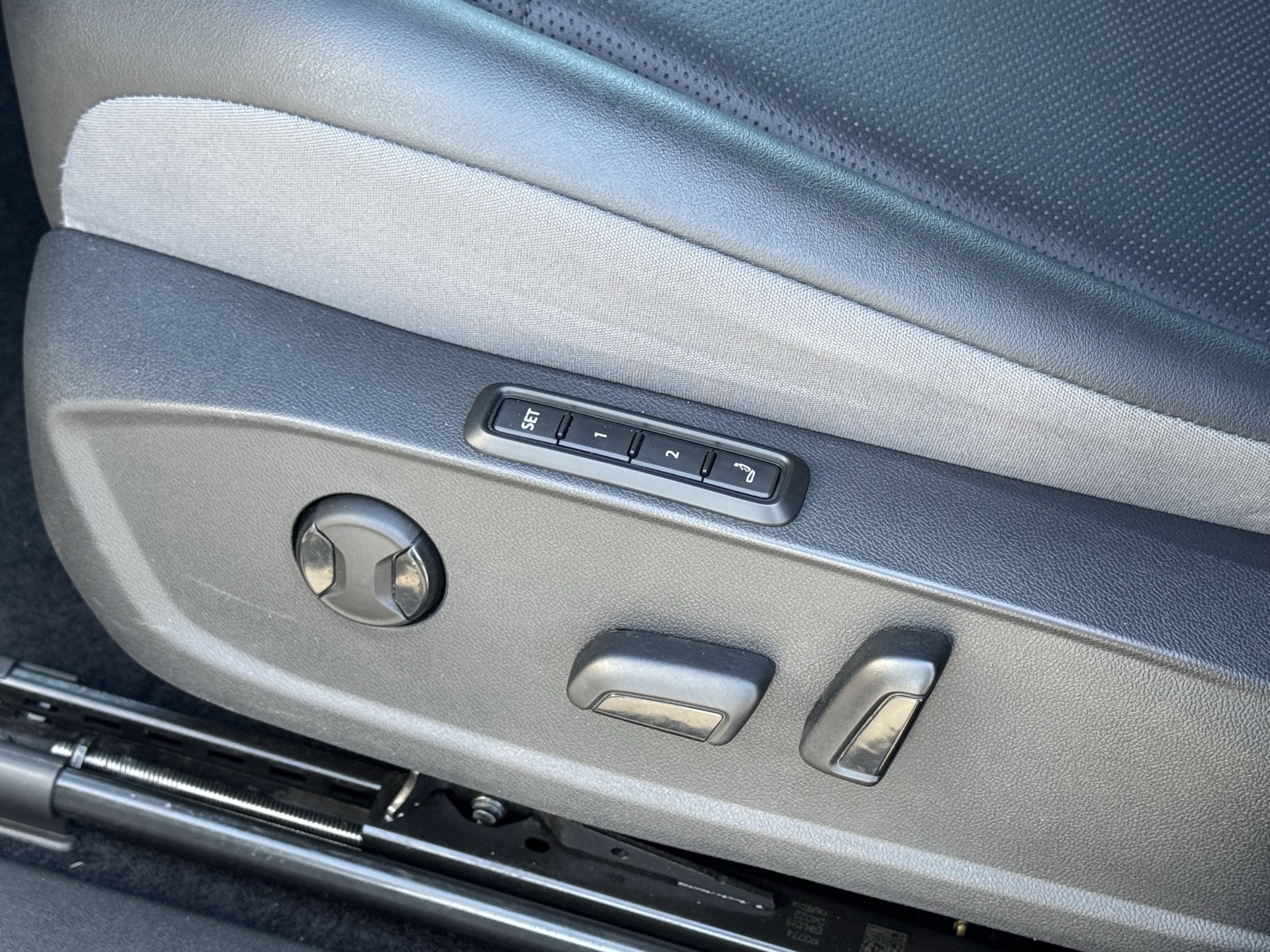 Used 2023 Volkswagen ID.4 Pro S image 16