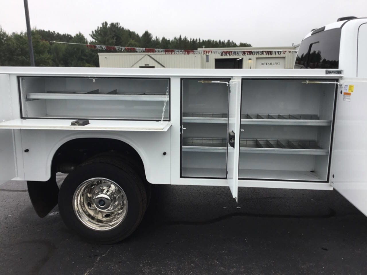 Used 2023 Ford F550 4x4 Crew Cab Super Duty image 13