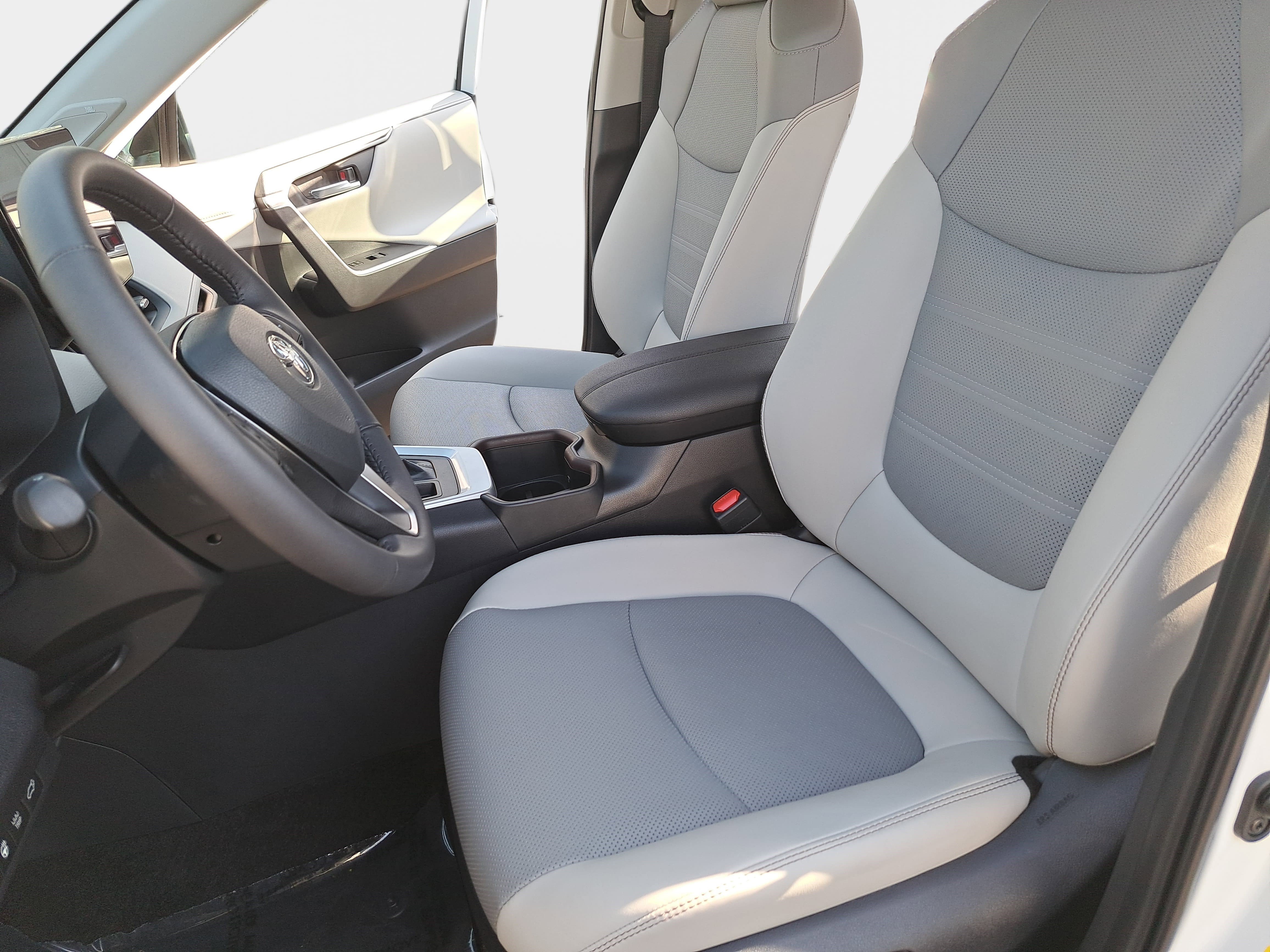 Used 2024 Toyota RAV4 Limited w/ Advanced Technology Package image 16