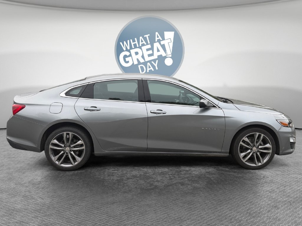 Used 2025 Chevrolet Malibu LT FWD image 2