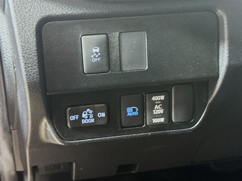 Used 2023 Toyota Tacoma TRD Sport AWD/4WD image 11