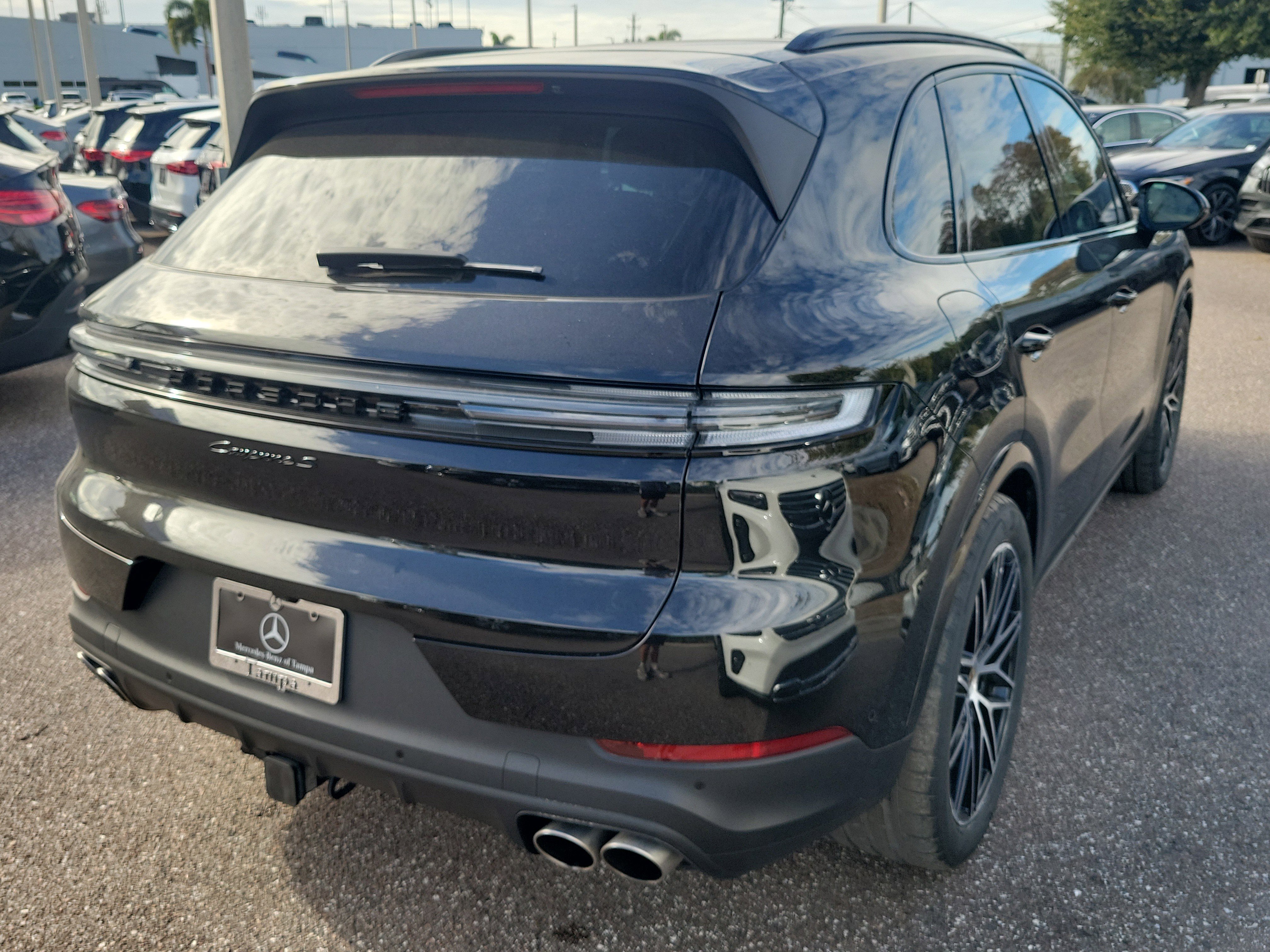 Used 2024 Porsche Cayenne S image 4