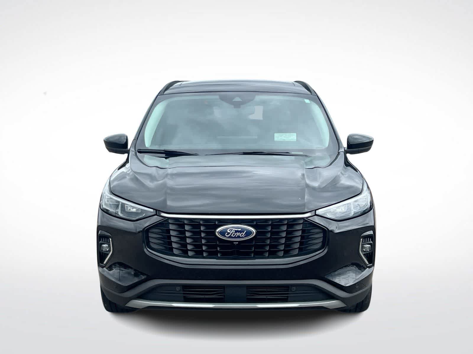 Used 2023 Ford Escape Platinum w/ Premium Technology Package AWD/4WD image 3