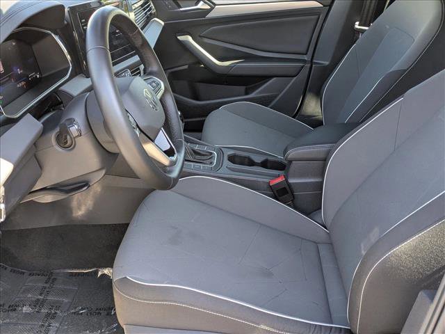 Used 2025 Volkswagen Jetta Sport image 15