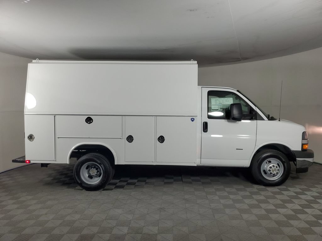 New 2026 Chevrolet Express 3500 w/ Power Convenience Package