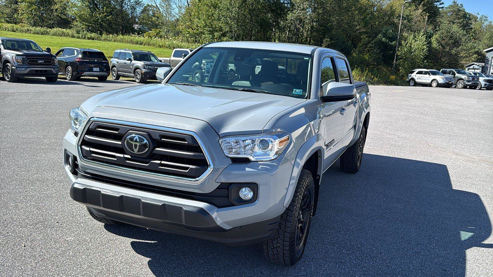 Used 2019 Toyota Tacoma SR5 AWD/4WD image 8