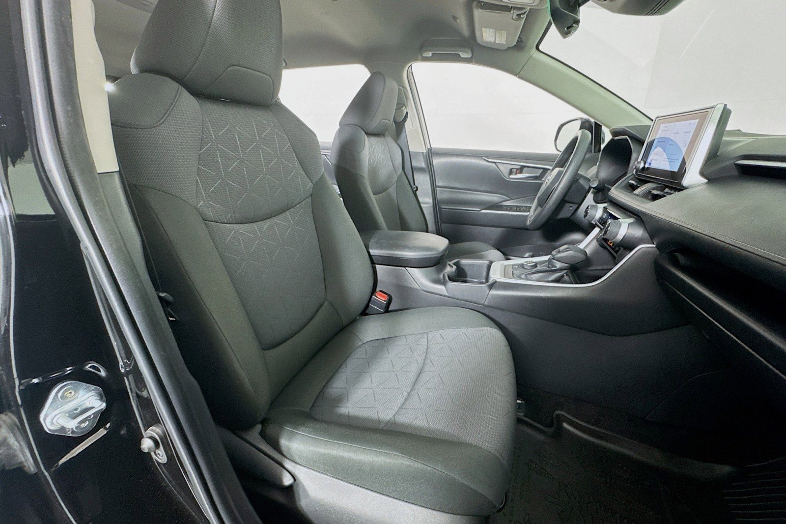 Used 2024 Toyota RAV4 AWD Hybrid image 7