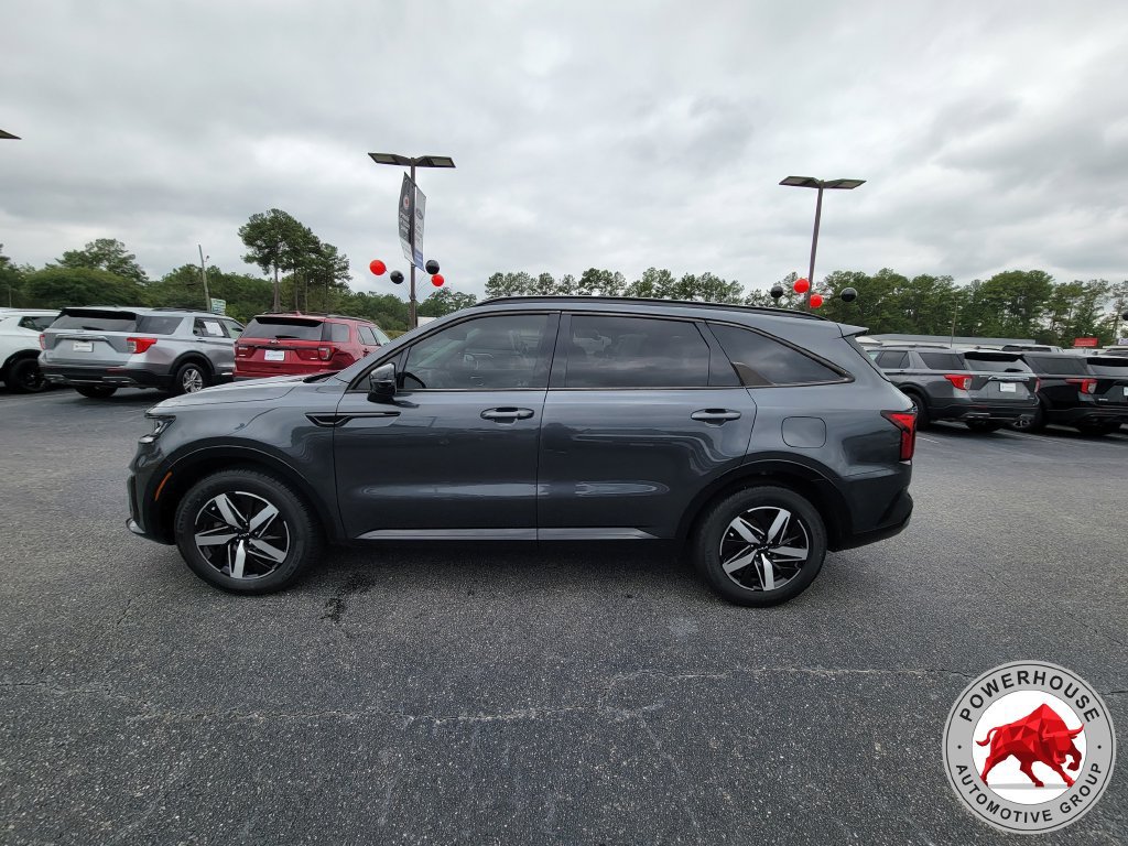 Used 2023 Kia Sorento EX w/ Panoramic Sunroof Package FWD image 3