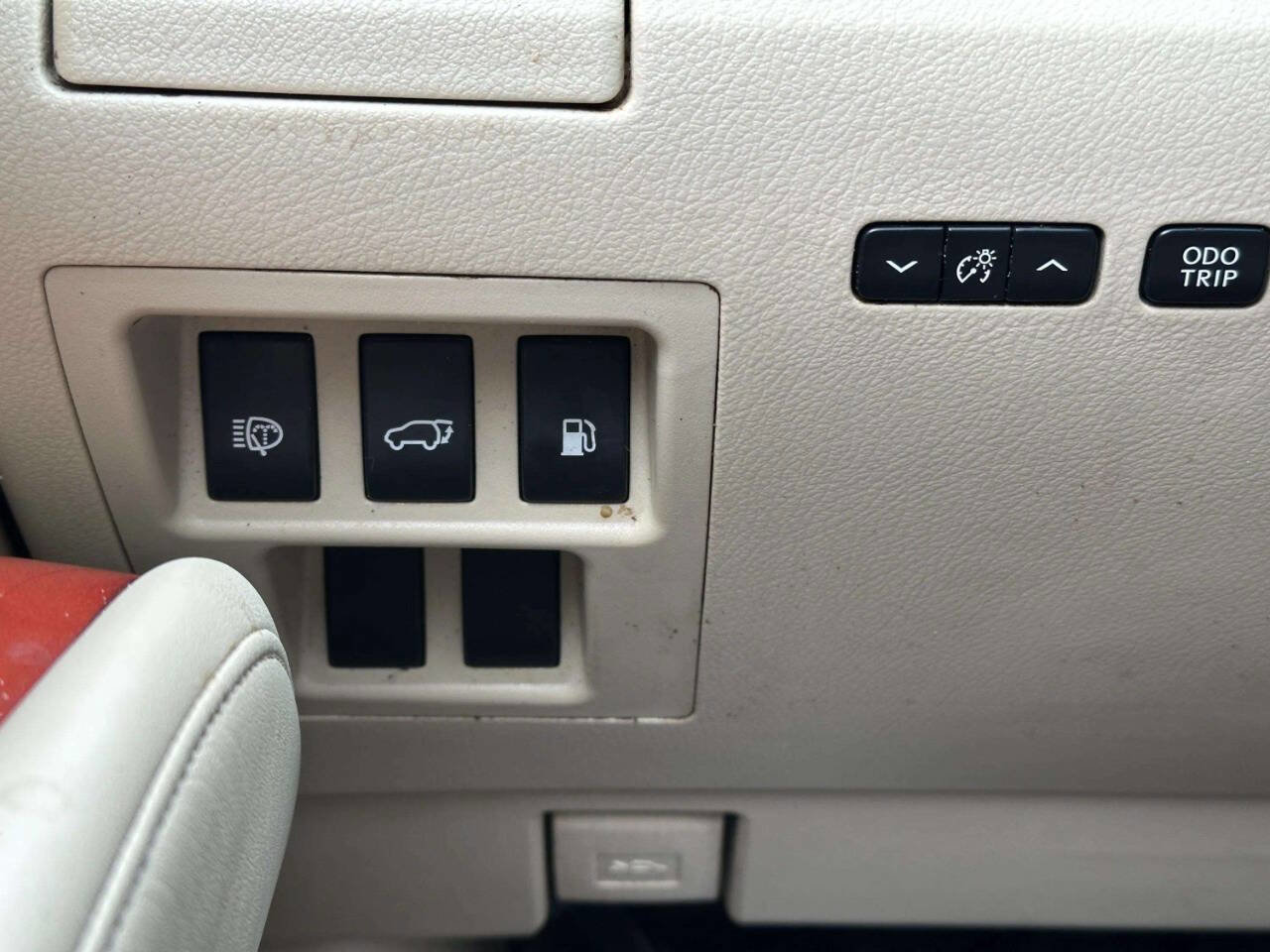 Used 2011 Lexus RX 450h Base AWD 4dr SUV w/ Luxury Pkg image 29